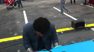 SocialBuzzTV - Rock Jazz pianist Elew performs The Killers "Mr. Brightside" at Pop Up Piano Miami