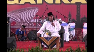 GUS MUWAFIQ NGISI PENGAJIAN DI HALAL BI HALAL PT DJARUM KUDUS