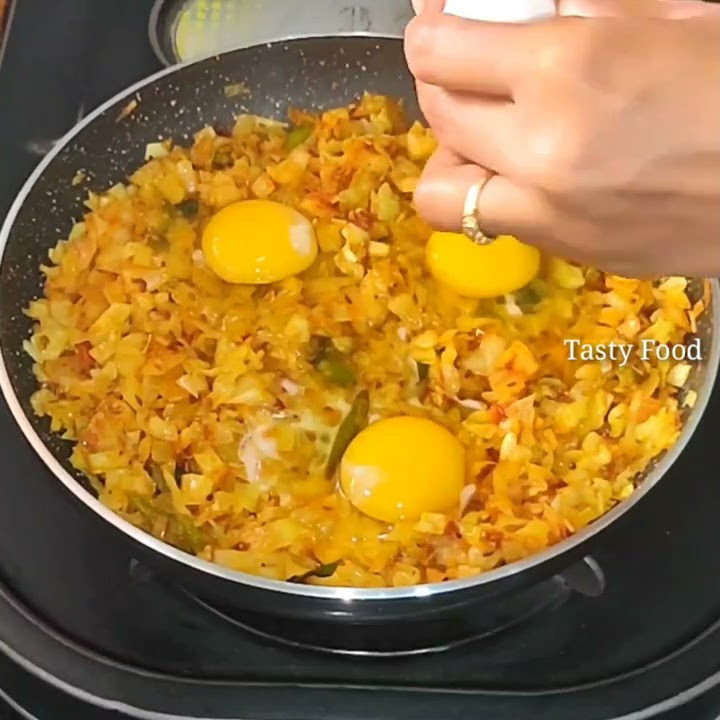 Cabbage Egg Fry for Roti, Chepathi, Rice... / Cabbage Egg Fry Recipe #TastyFood #Shorts