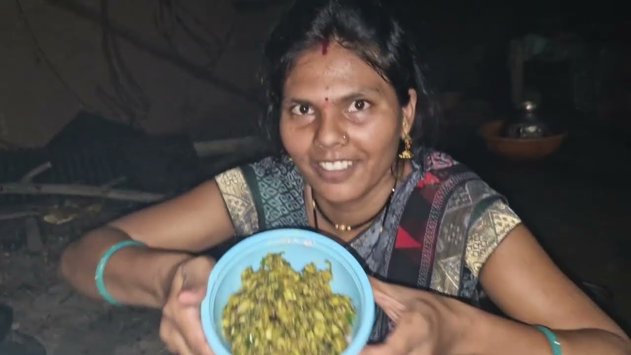 सोनूच्या मम्मीने बेसन पिठात अंबाडीची भाजी बघा किती छान केली 😊 @Sonuchi_mummy आज पाच पकवान्नाचं जेवण!