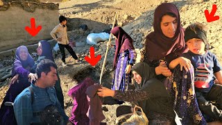 Download Lagu The lifestyle of a single mother and her children: nomadic life MP3