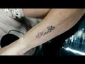 Tatuagem fineline em tempo real