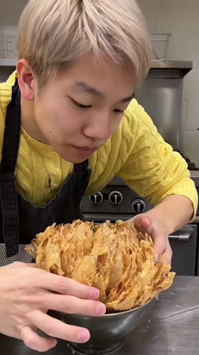 Ken makes viral onion bomb…his own way 🫣