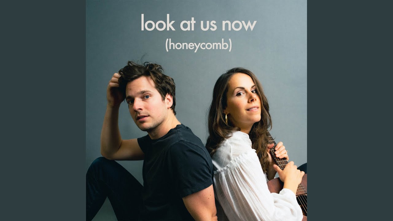 在 YouTube 上觀看「Look At Us Now (Honeycomb)」 在 YouTube 上觀看「Look At Us Now (Honeycomb)」