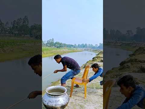 The man took the chair and hid.#villagefunny520 #shorts #funny #comedy #viralvideo #shortvideo