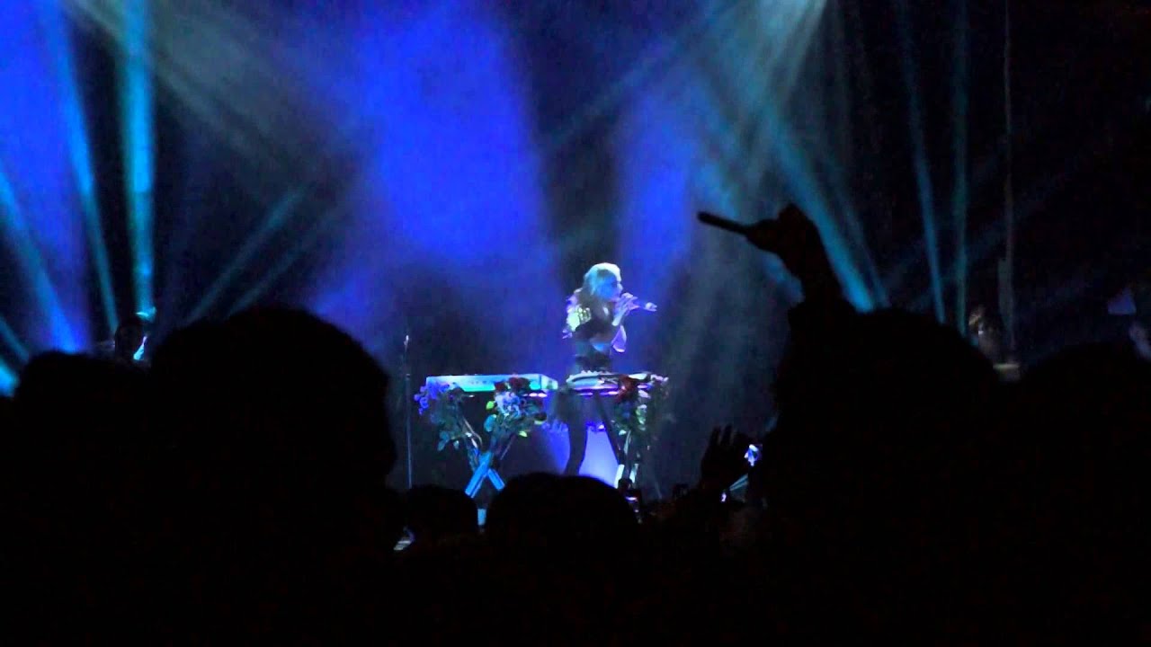 Oblivion Grimes House of Blues, Los Angeles January 25, 2014