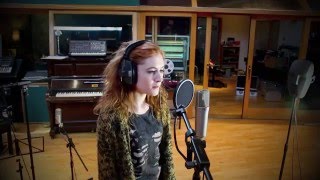 Miniatura del video "Behind Blue Eyes - The Who (Janet Devlin Cover)"