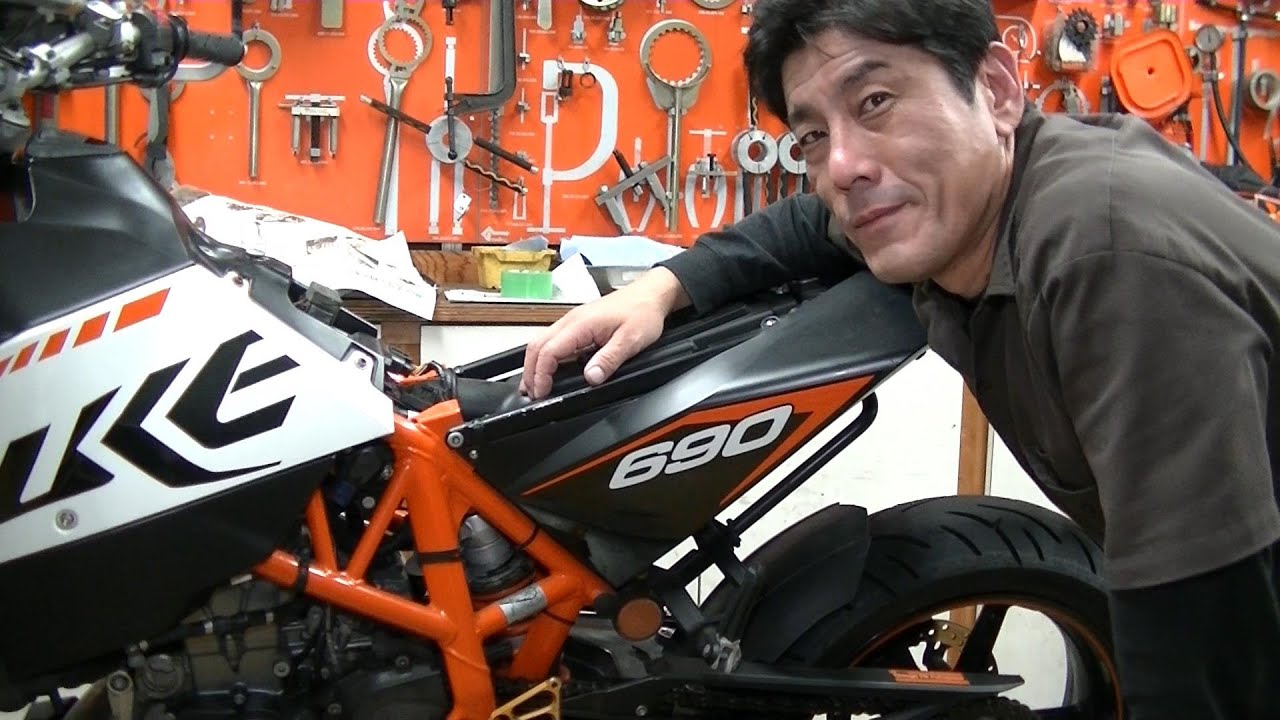 KTM 690DUKE 燃料ポンプ交換 - YouTube