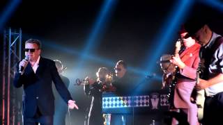 Madness - Baggy Trousers (Live @ HMH Amsterdam, 27-10-2012) Madness - Baggy Trousers (Live @ HMH Amsterdam, 27-10-2012)