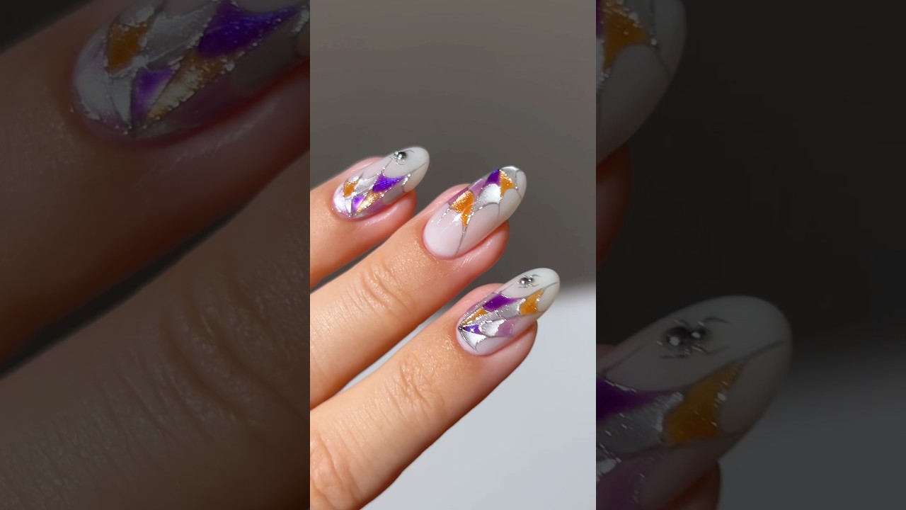 🎃🕸️🔮🕷️stained glass spider web 