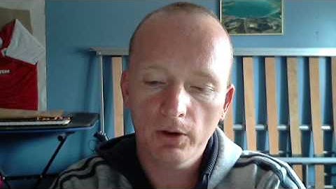 Xperia x8 with custome 2.2 froyo  rom with Go Launcher