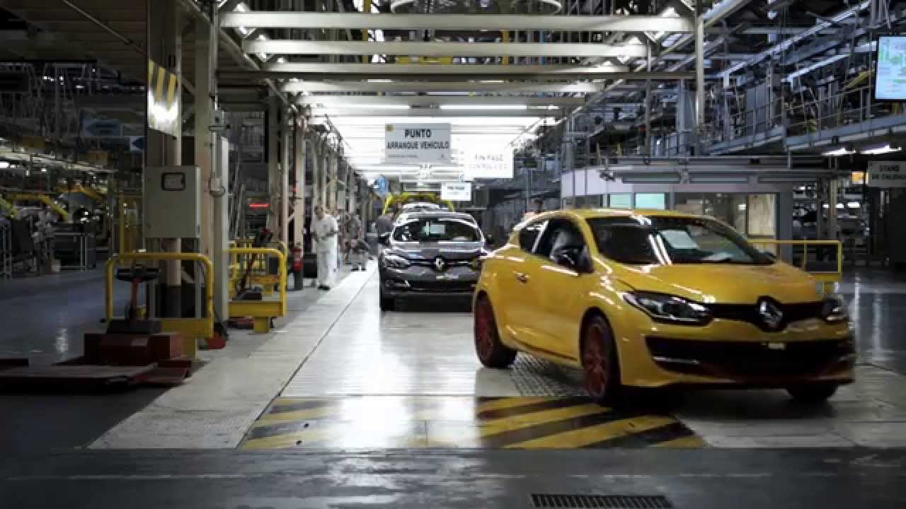 Mégane R.S. 275 Trophy-R - making of in Palencia - YouTube