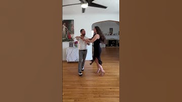 Alejandro Sol and Elena Runceanu dancing Salsa LA Style!