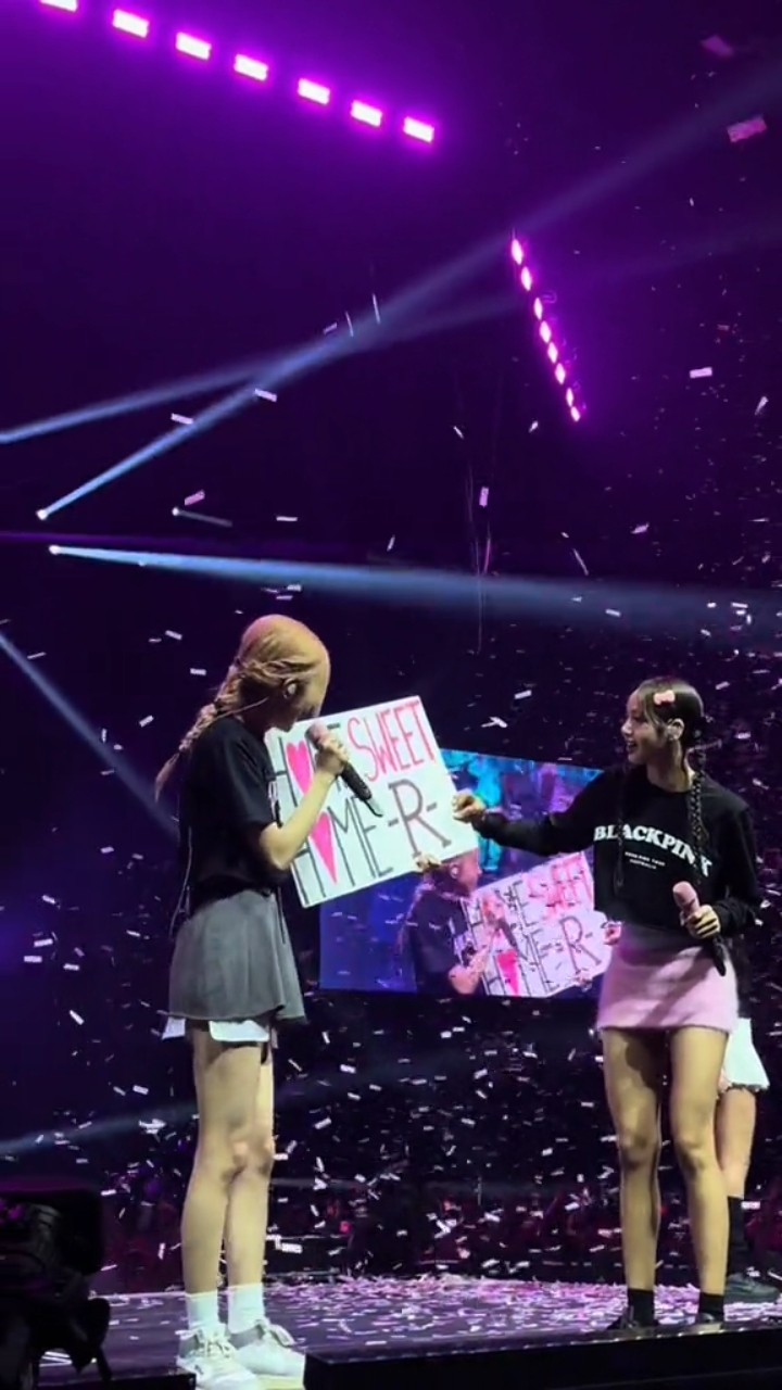 LISA'S reaction was amazing ?#lisa #rosé #jennie #jisoo #blackpink #shorts