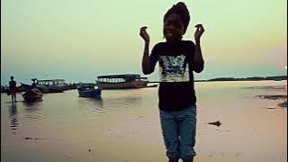 Deofilania da  Isabel  Estamos a Sofrer Video oficial By Dynamic Vibes December 2022