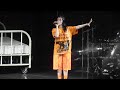 Billie Eilish talks to the audience between songs, live in San Francisco, May 29, 2019 (4K)