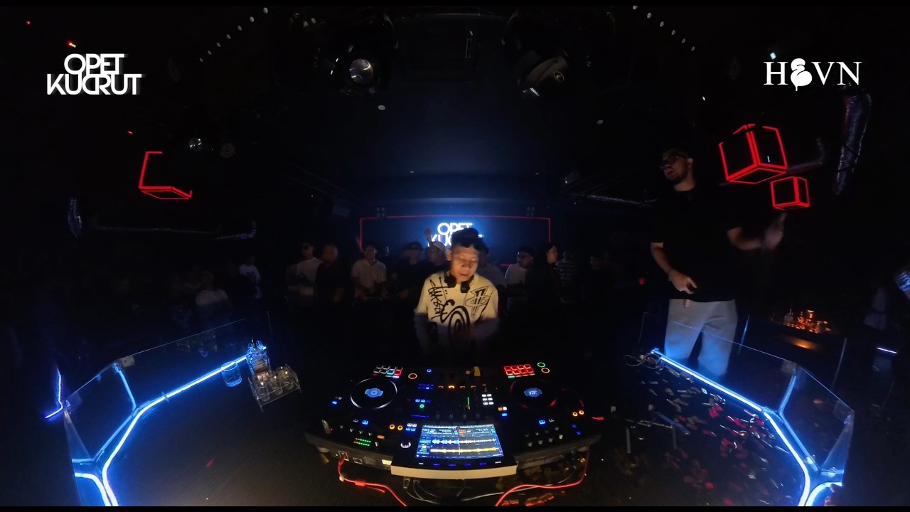 OPET KUCRUT LIVE SET @ HEVN STATION