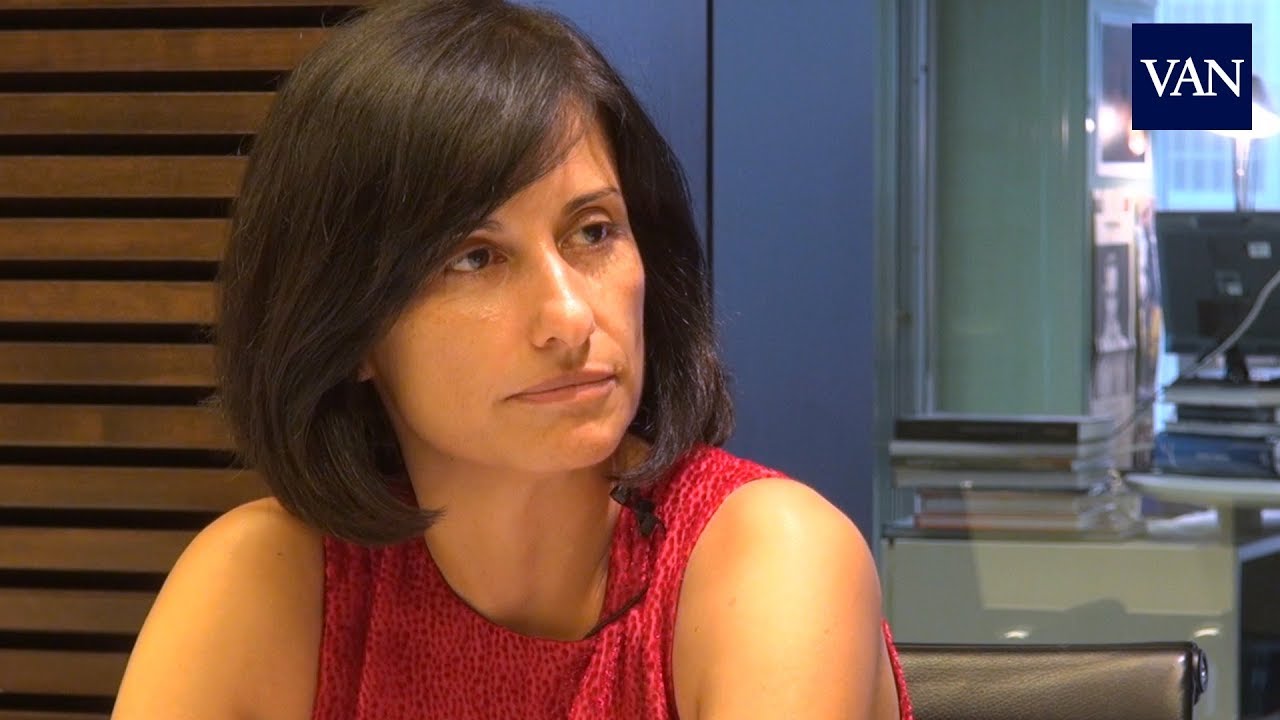 Lola García presenta "El Naufragio" YouTube