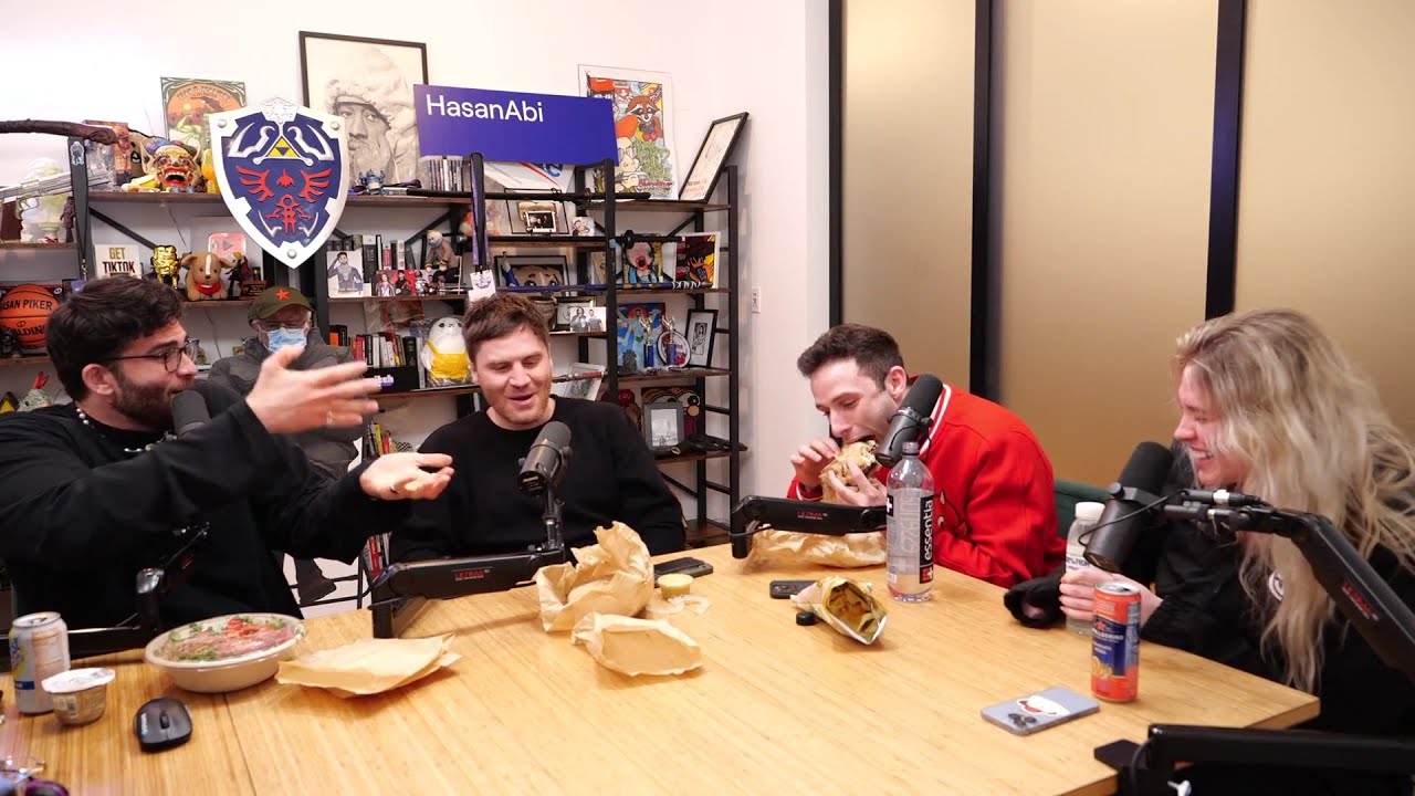 ХасанАби высмеивает Остина за кражу его сэндвича