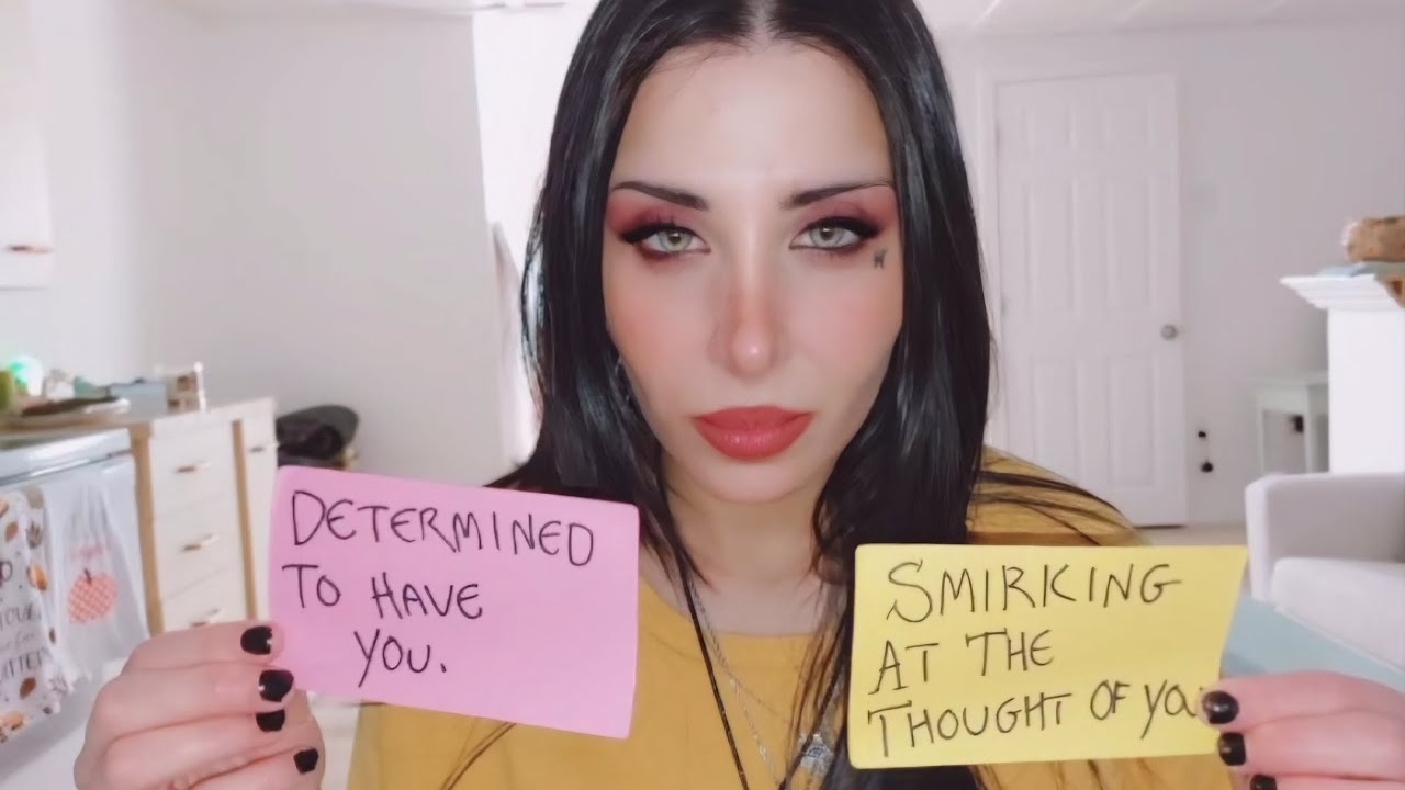 Кто-то тайно одержим этим военным и пристально следит за тобой. Он пригласит тебя на свидание!