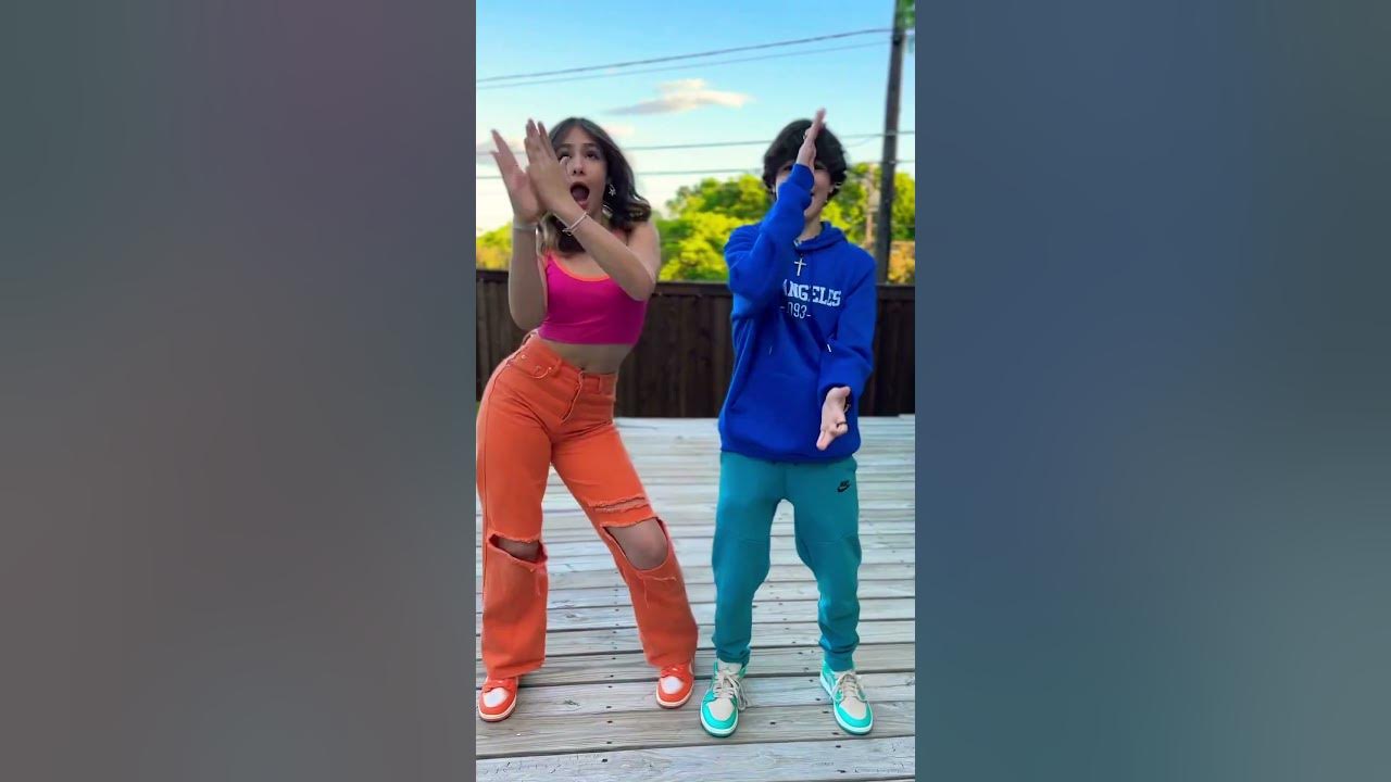 BOUNCE WHEN SHE WALK!😍#shorts #tiktokviral #shortsviral