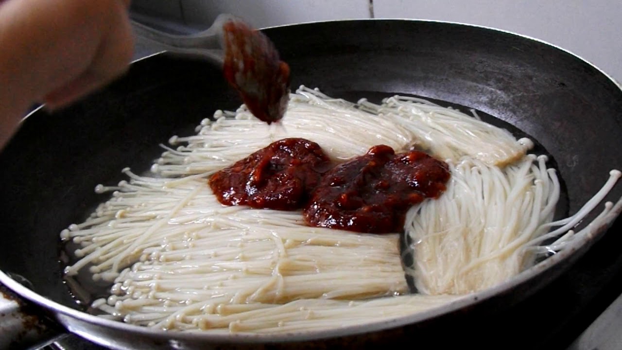 MEMASAK JAMUR ENOKI TANPA BUMBU GOCHUJANG 