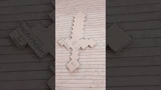 Crafteo De Espada De Esmeralda De Minecraft En La Vida Real Echa Con Carton