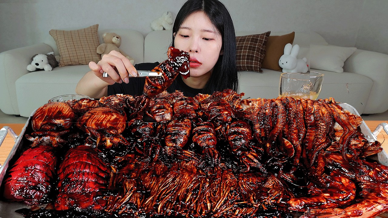 ASMR MUKBANG| 직접 만든 불닭 짜장 버섯 해물찜 랍스터 킹타이거새우 오징어 먹방 & 레시피 SPICY MUSHROOMS AND FIRE NOODLES EATING