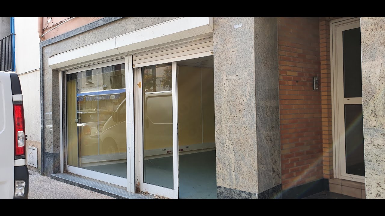 M.1688 / BEAU LOCAL COMMERCIAL A LOUER / ARGELES / AGENCE DE LA GARE