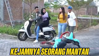 BOS MUDA DIHINA DAN DIBUANG MOTORNYA DIKIRA KULI BANGUNAN OLEH MANTANNYA, BOS MUDA NAIK MOTOR BUTUT