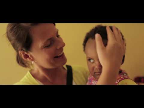 Video: Adoptie Ouders. Stadia Van Verblijf