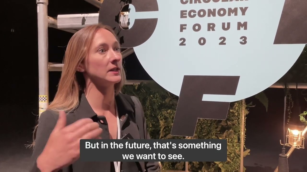 Kimberley Botwright talking with Kimmo Tiilikainen - Greetings from WCEF 2023