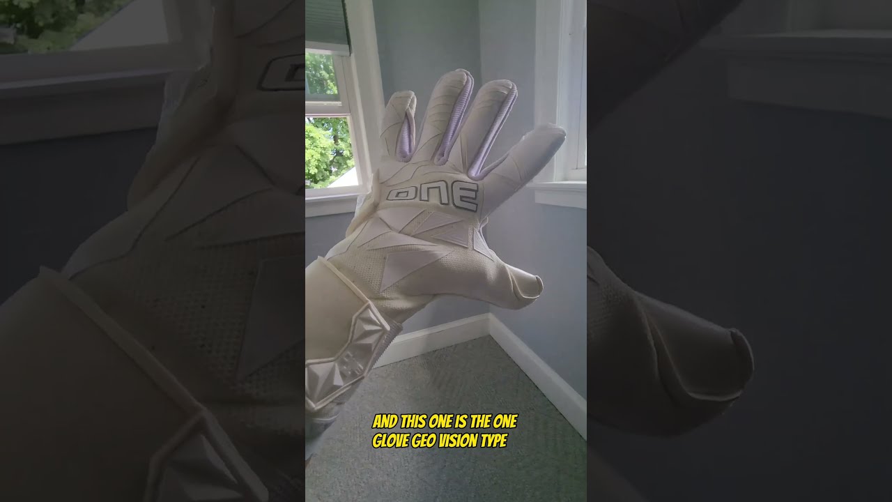 GUESS THE GLOVES Shorts