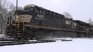 EMD SD70ACe on NS Stack Train in the Snow ❄❄❄❄