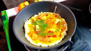 BANGKOK STREET FOOD | Traditional Thai Egg Omelet