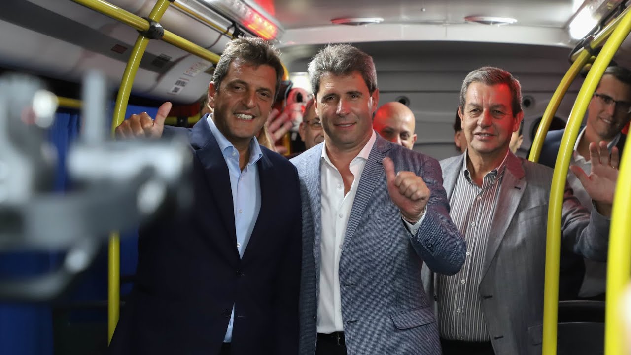 Presentación de nuevas movilidades y firma de convenios