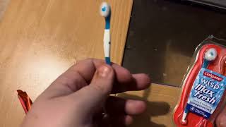 Toothbrush while flying Wisp Max Fresh ( Colgate )