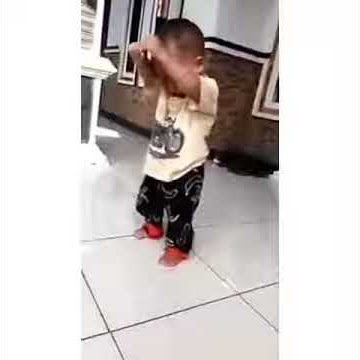 Wasek goyang dong adek kecil😂😂😅(ambilkan gelas)