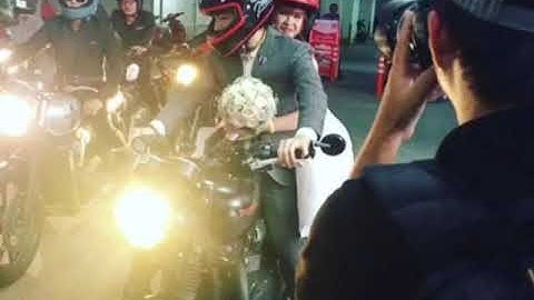 Kelvin Khánh rước cô dâu Khởi My bằng dàn moto khủng.