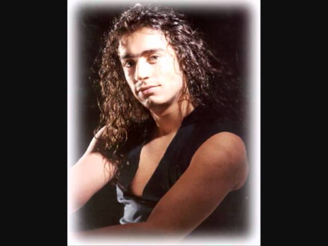 Assista a Rodrigo- Sumando tus besos no YouTube Assista a Rodrigo- Sumando tus besos no YouTube