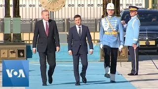 Ukraine's Zelenskiy Holds Talks with Erdogan in  Visit to Turkey