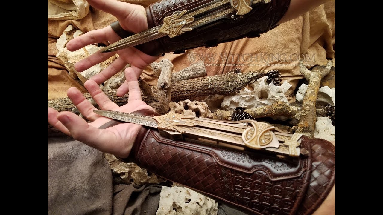 REAL STEEL Assassin's Creed Hidden Blade of Aguilar gauntlets/bracers