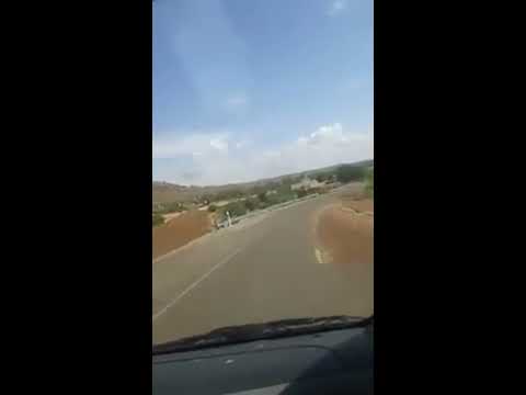 موريتاني يترنم بقصيدة لبيد ربن ربيعة بلينا وما تبلى النجوم الط وال ع