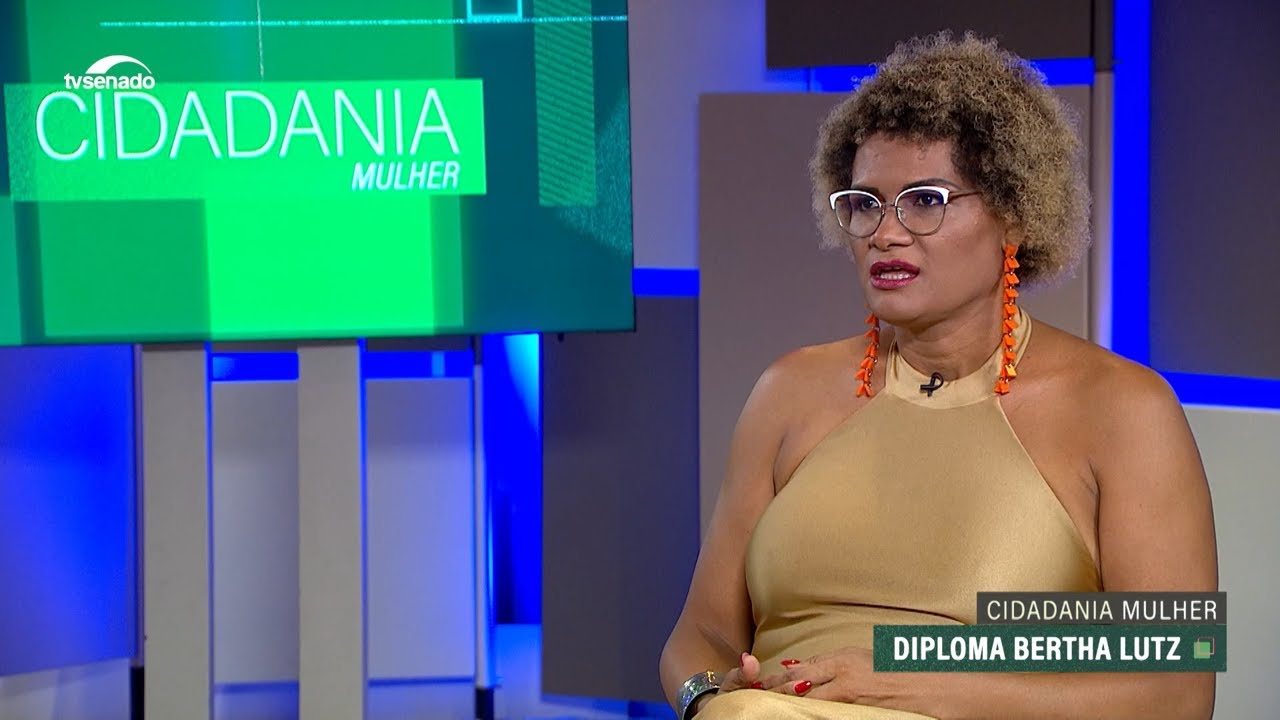 Conheça Jaqueline Gomes de Jesus, a primeira mulher trans a receber o ...