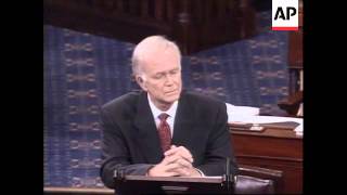 USA: SENATOR BOB PACKWOOD RESIGNS