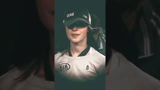 Top Küçük Kızın Yüzüne Geliyor Ama..