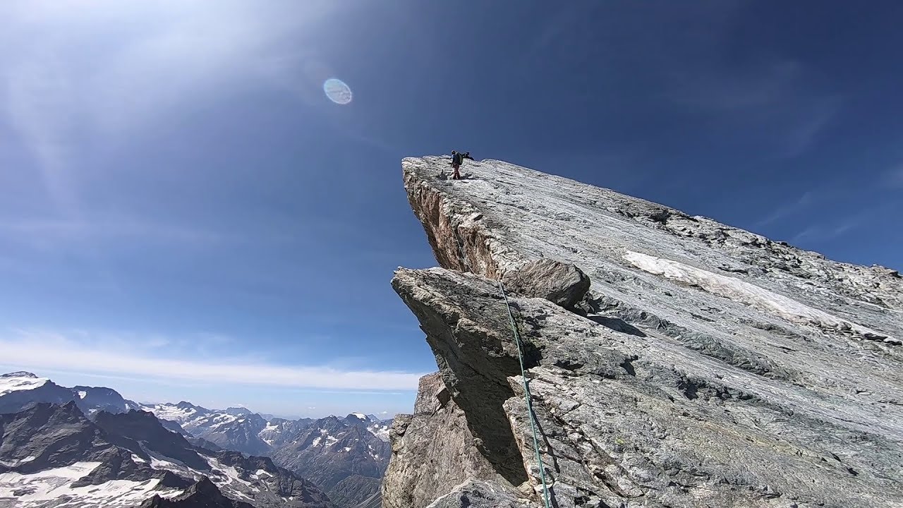 La Meije, Dent Zsigmondy, Wingsuit base jump