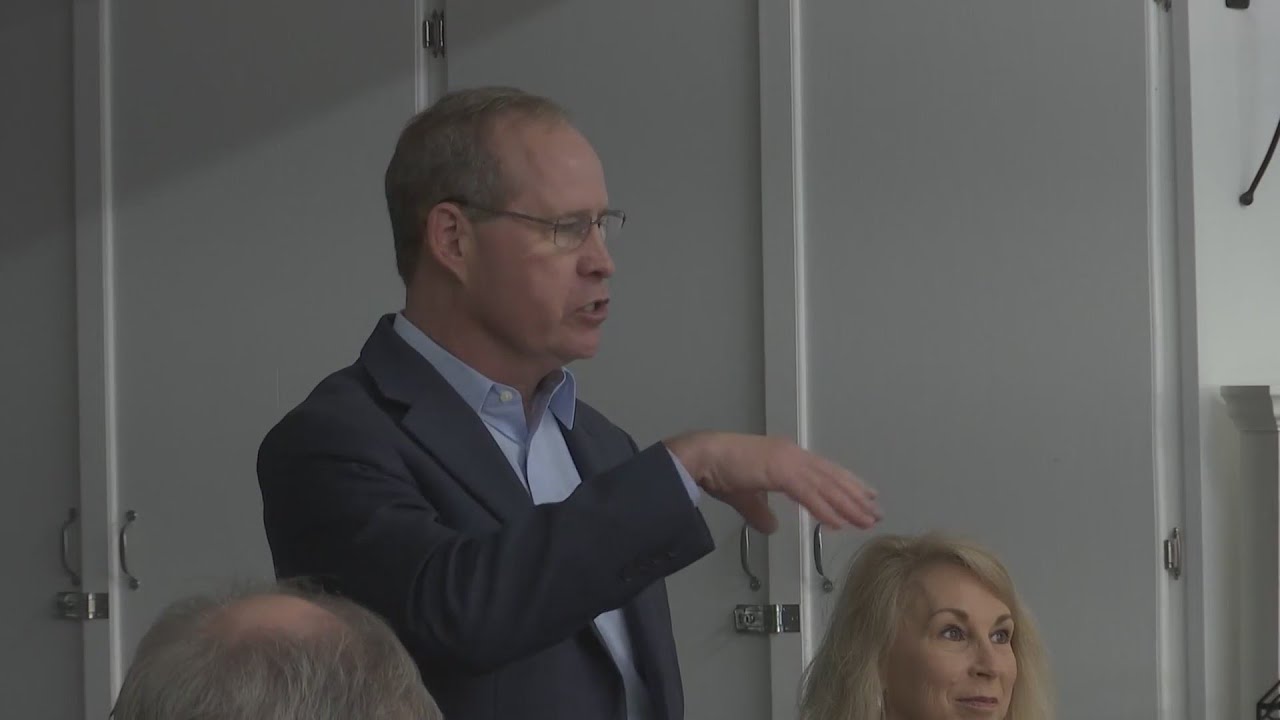 Congressman Greg Murphy visits Aurora for roundtable discussion