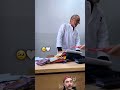 مشهد مؤثر المعلم لا يستطيع كبح دموعه بعد أن فاجأه طلابه بهدايا Shortsvideos 