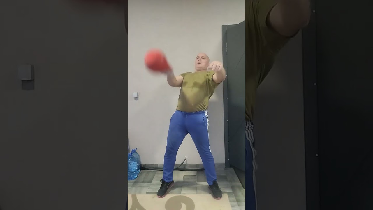 Ривок ( права рука) 32 кг 4 хв 80 підйомів.